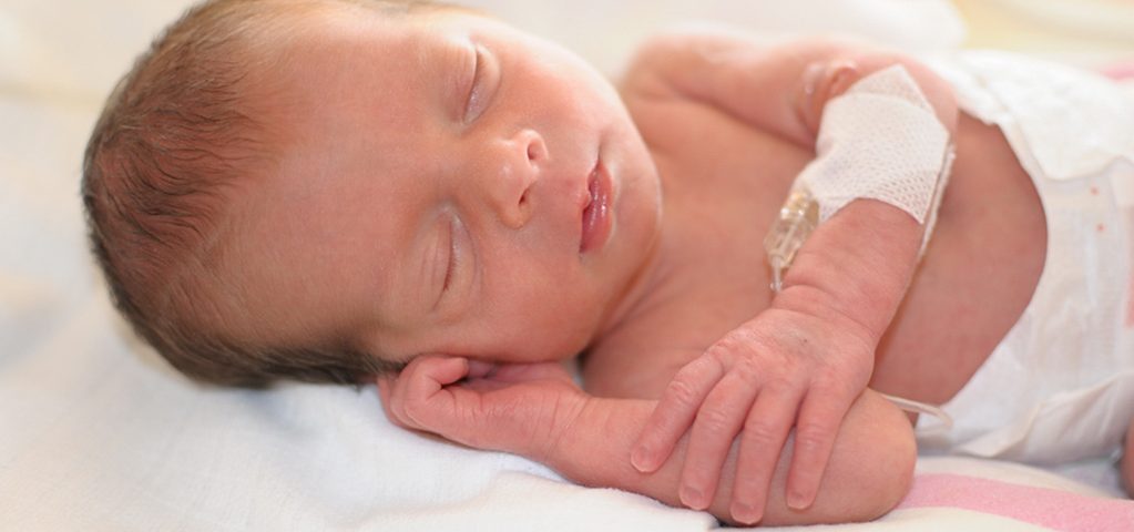 Zmiany skórne u noworodka – które są normą i co oznaczają?