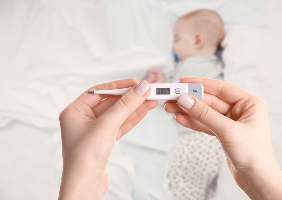 Jak prawidłowo mierzyć temperaturę u dziecka? Garść najważniejszych zasad | paniDoktor